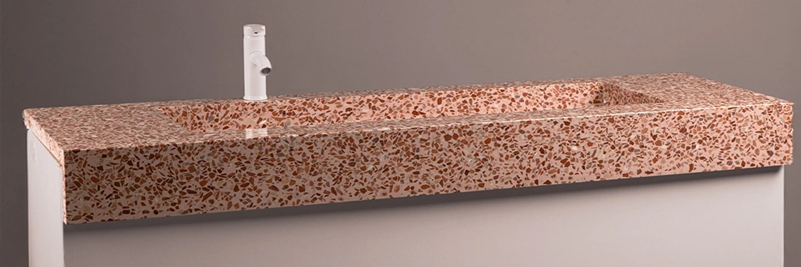 Grande vasque rectangulaire en Terrazzo rouge