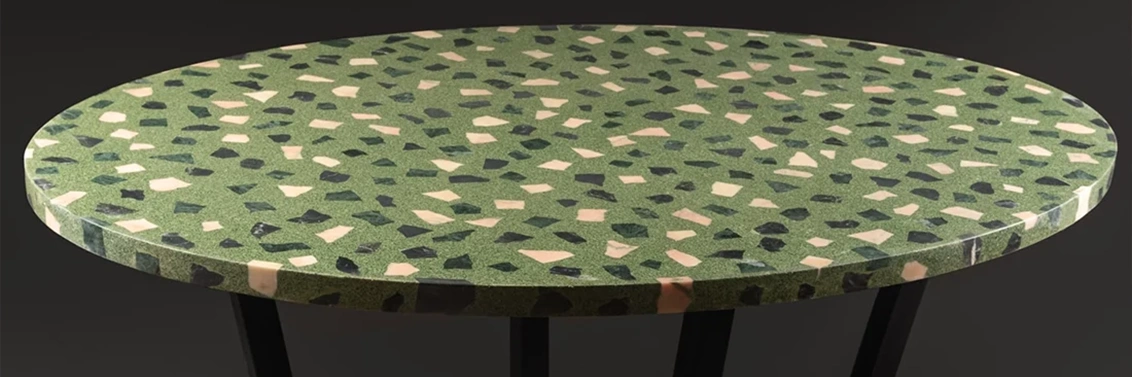 Grand plateau de table ovalle en Terrazzo vert