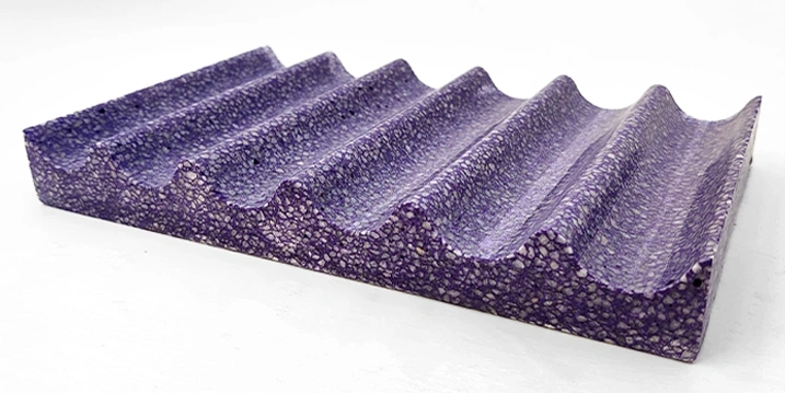 Petits presentoirs pour bijoux en Terrazzo