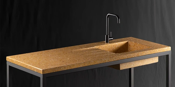 Plan de travail monobloc en Terrazzo avec evier et egouttoir intégré